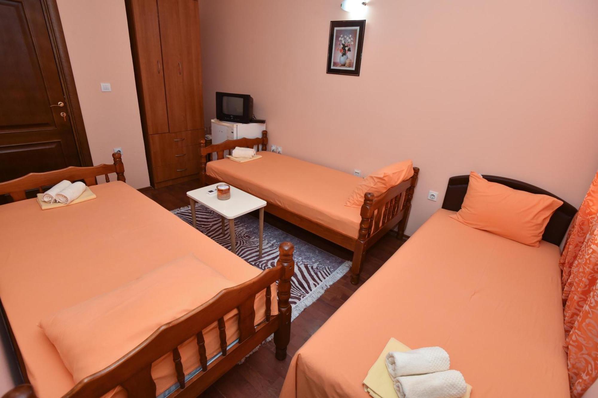 Vila Apartments Lidija Petrovac Exterior photo